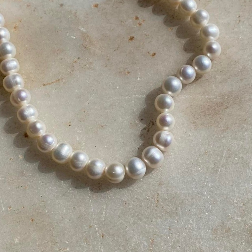 Genuine pearls necklace/ choker